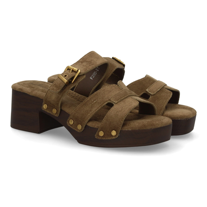 Sandalia pala mujer tacón ancho con tachuelas