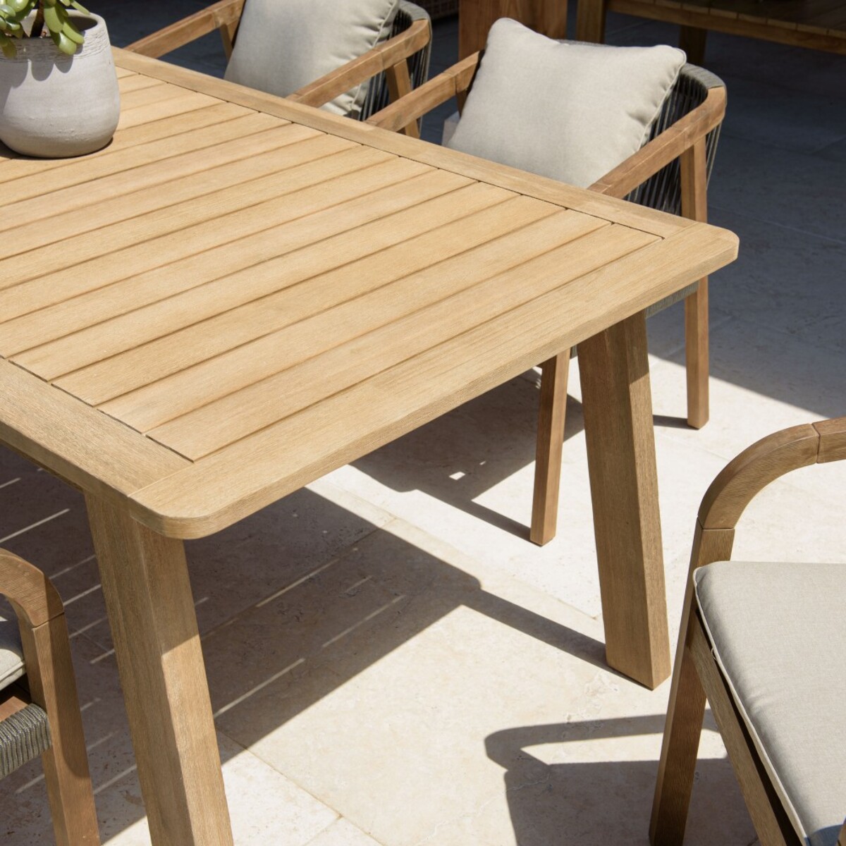 CELESTIN - Table à manger de jardin en acacia 200x95cm