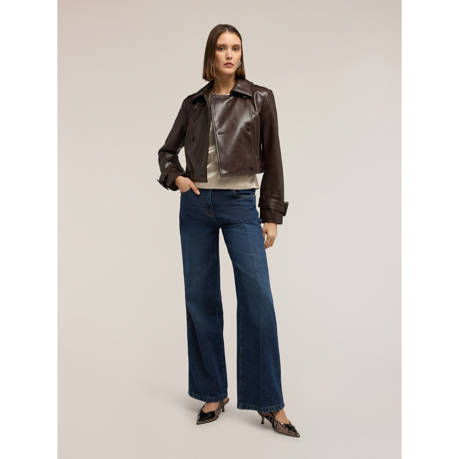 Motivi - Chaqueta cropped en tejido revestido brillante - Burgundy