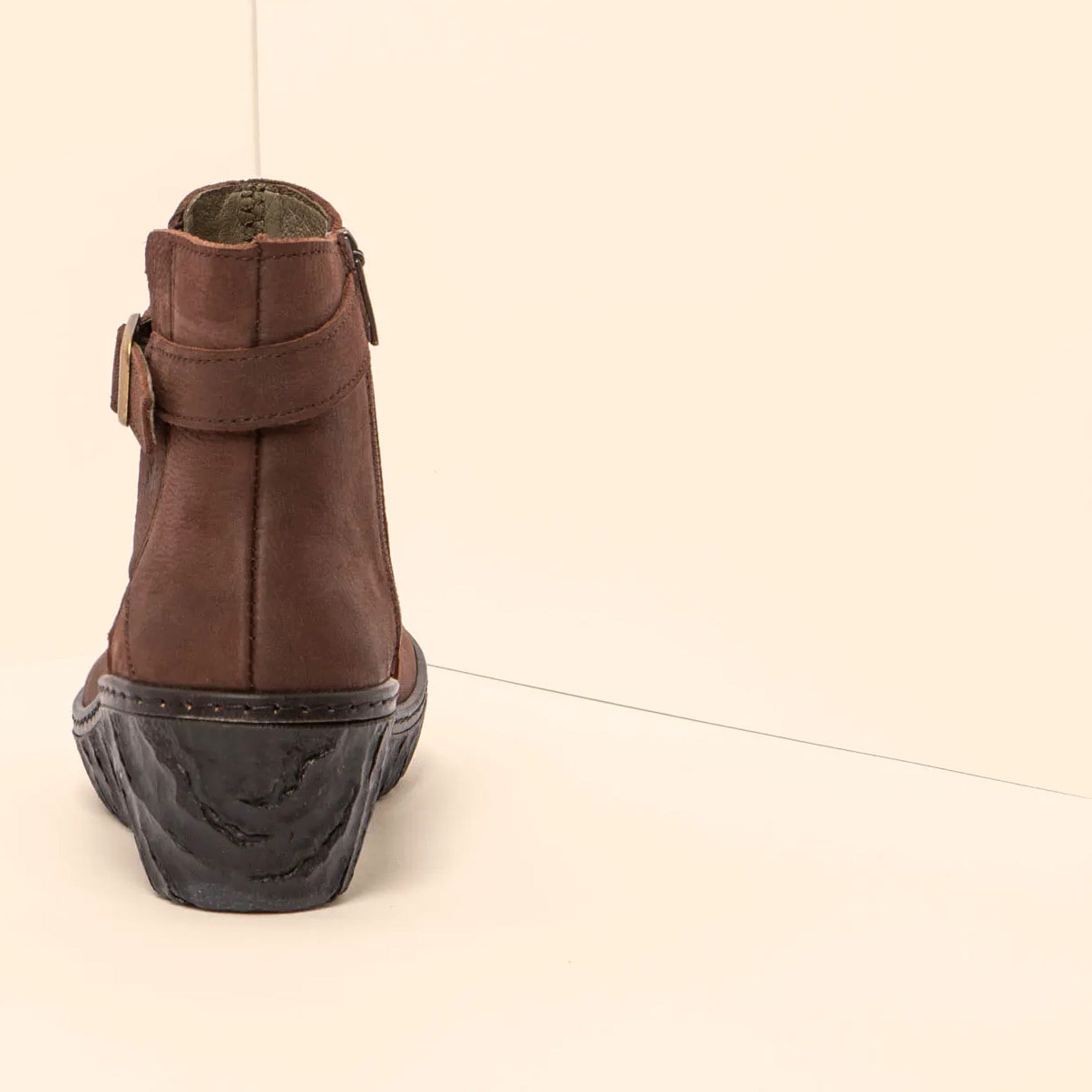 Botines N5133 PLEASANT BROWN-BLACK / MYTH YGGDRASIL color Brown-black