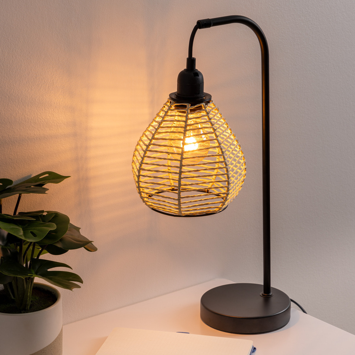 Lampe "Delia" en métal H47,5cm noir