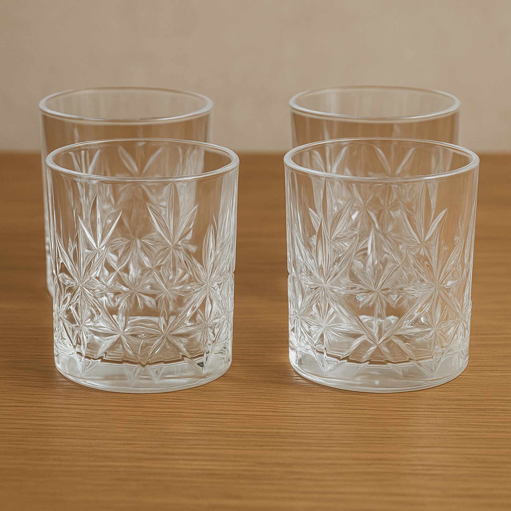 Set de 4 vasos de cristal con capacidad de 230 ml ø7,5x8cm