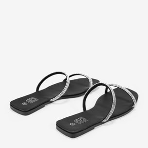 Sandalias planas negras con dos tiras brillantes plateadas