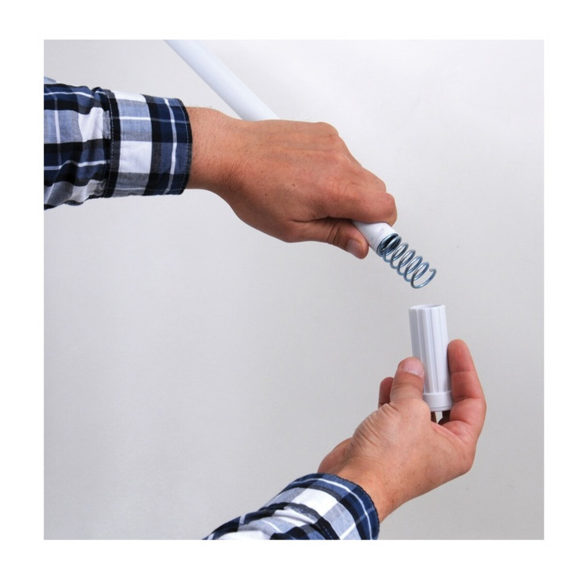 Barre tringle pour rideau de douche ou baignoire extensible Blanche 110-200cm MSV
