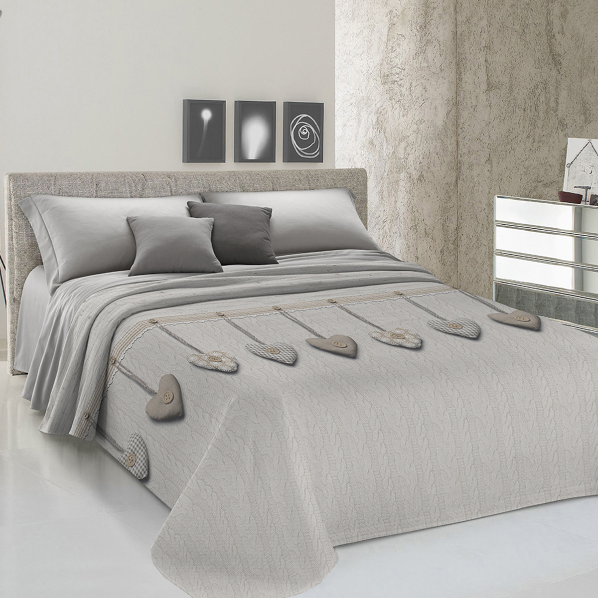 Copriletto di cotone cuore appeso beige