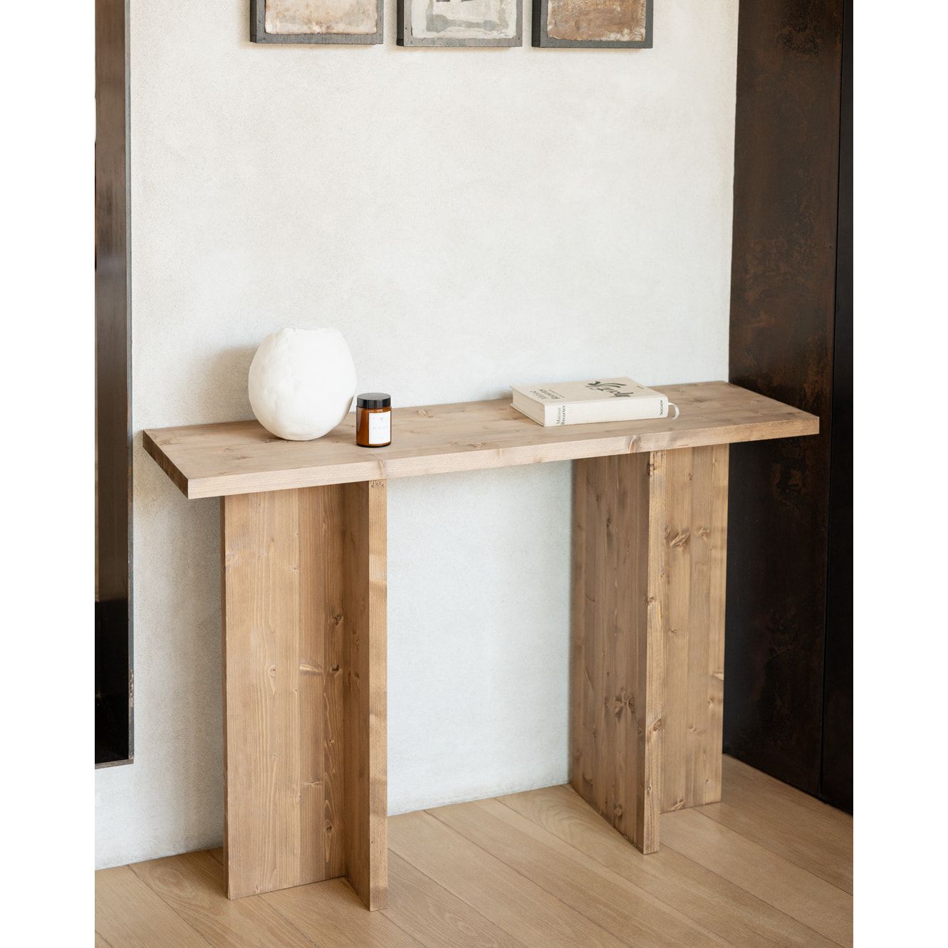 Consola de madera maciza en tono roble oscuro de 120x80cm Alto: 35 Largo: 120 Ancho: 80