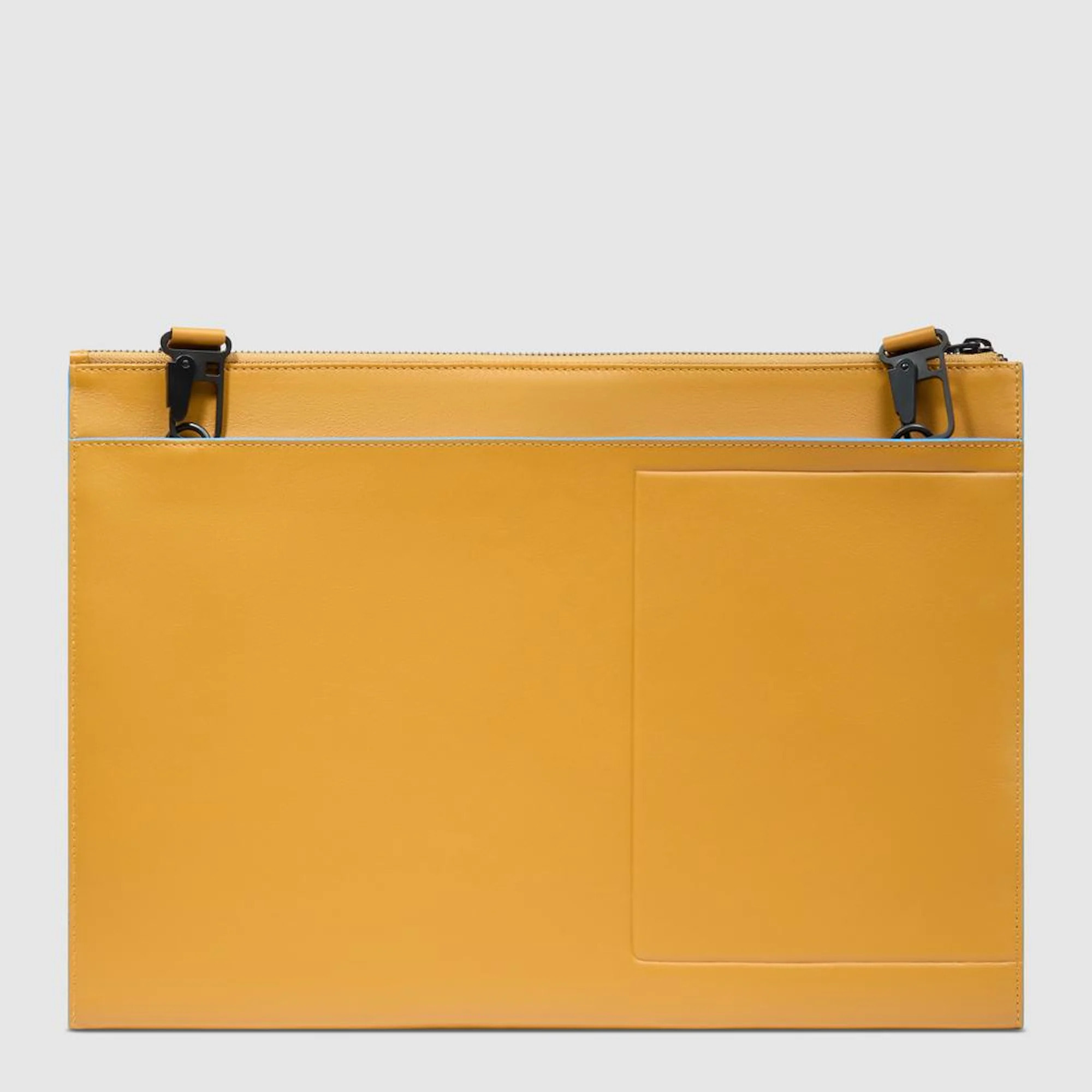 Piquadro Pochette porta iPad® in pelle con tasca per AirPods®, protezioni antiurto e RFID