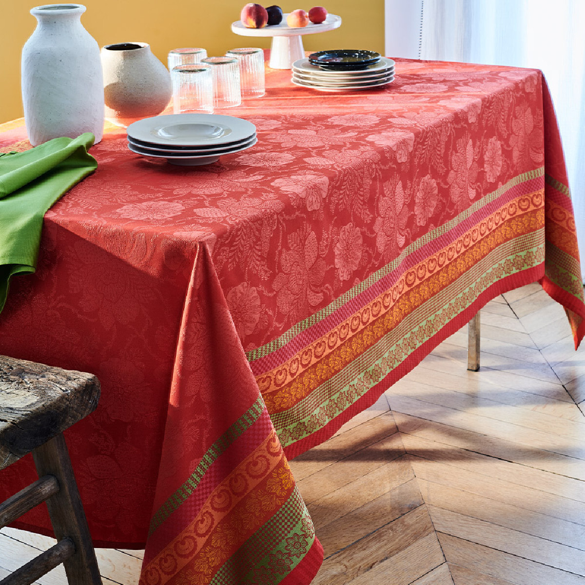 Nappe enduite jacquard Mille roses festives sangria