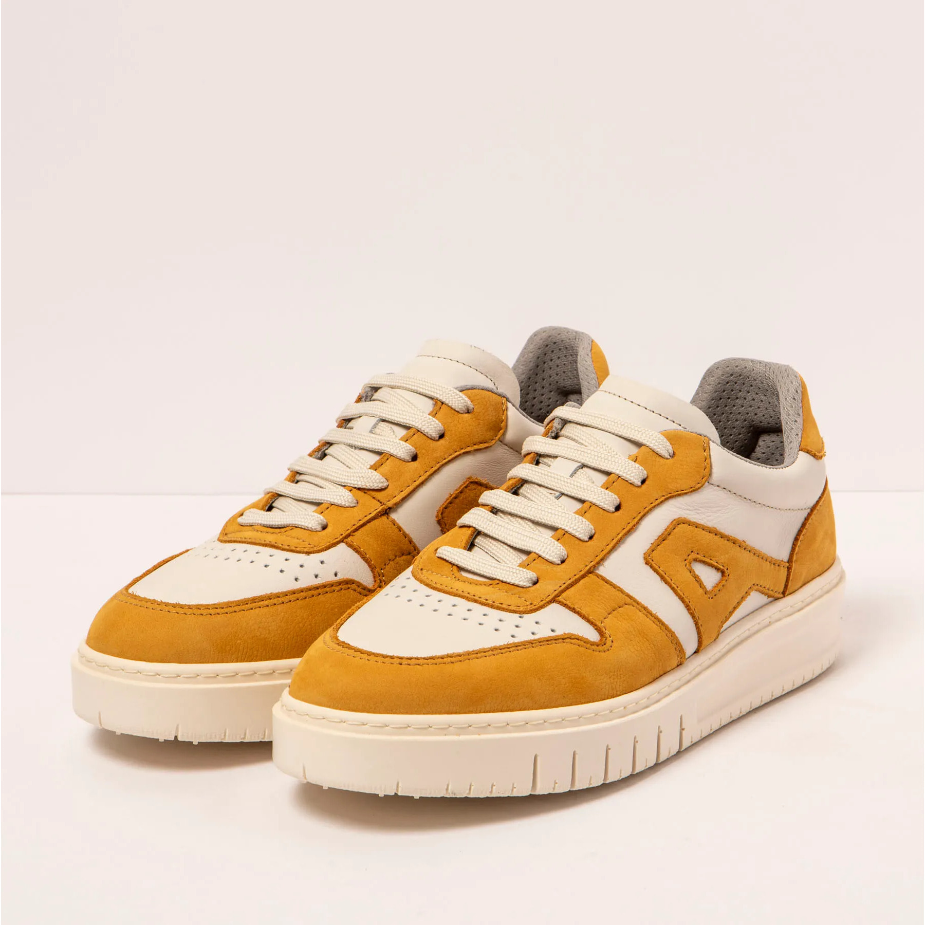 Zapatillas 1777 NOBUCK HONEY-CREAM/BELLEVILLE color Honey-cream