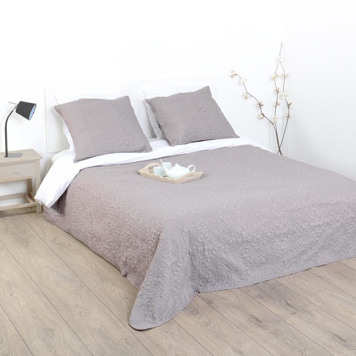 Dessus de lit + 2 taies "Arabesque" taupe - 260x240 cm