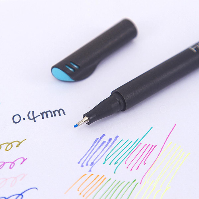 Set di 100 penne professionali COLOR FINELINER punta fine 0,4 mm. Colori definiti e brillanti per contorni, illustrazioni, mandala...