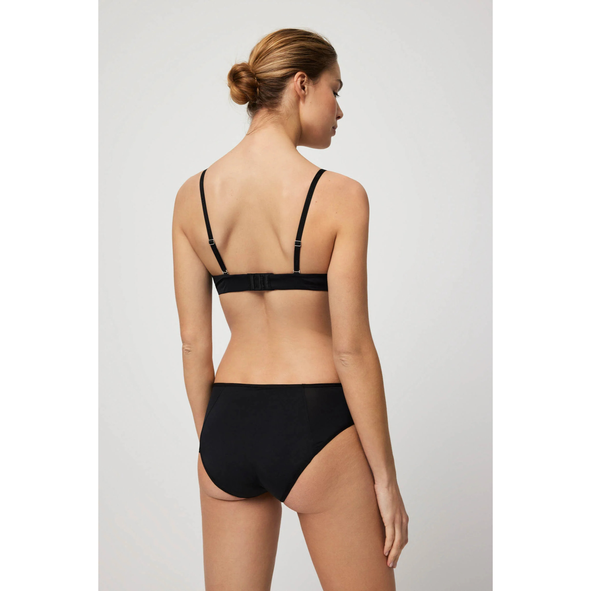 Slip midi nere per il ciclo mestruale