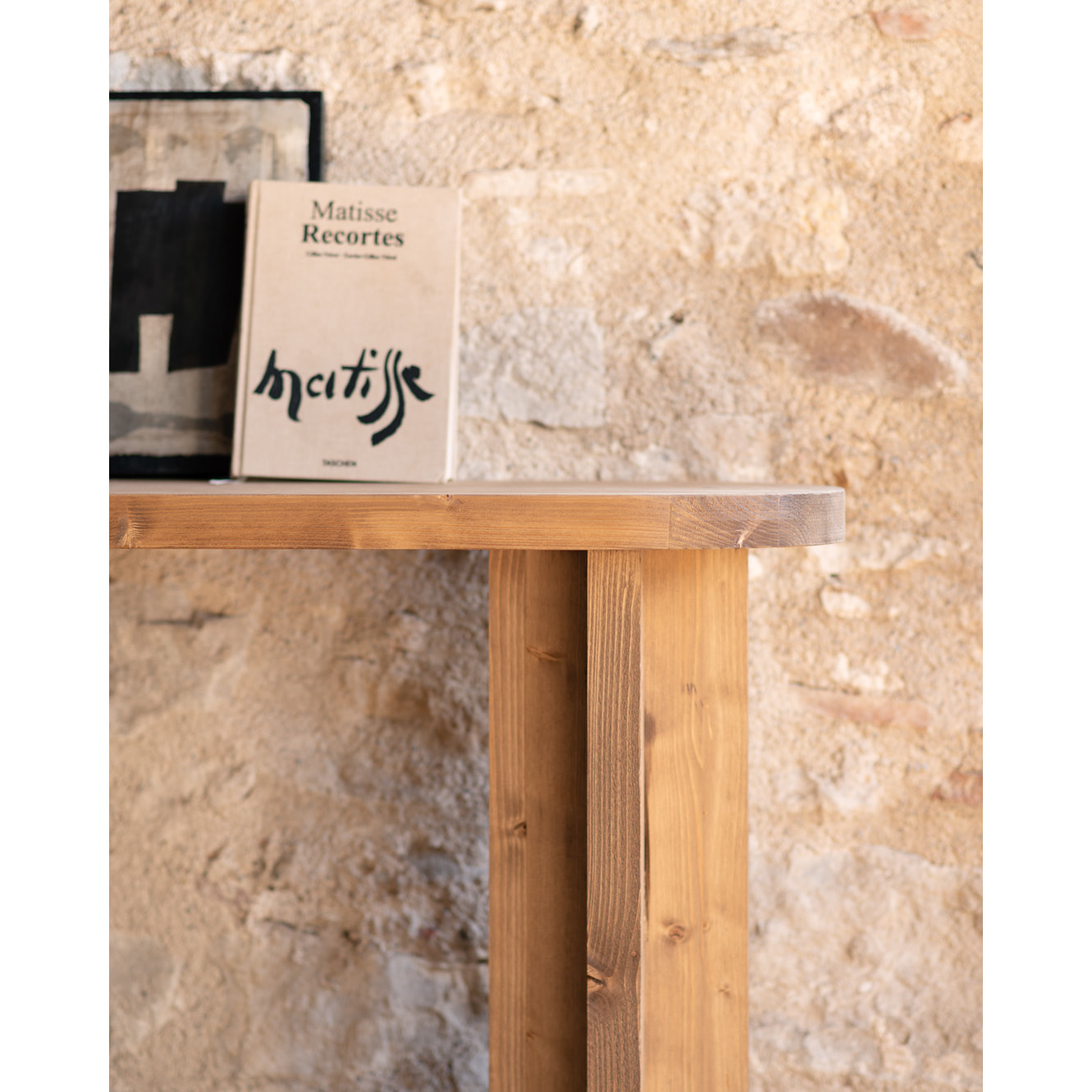 Consola de madera maciza tono roble oscuro de 120x80cm Alto: 80 Largo: 120 Ancho: 35