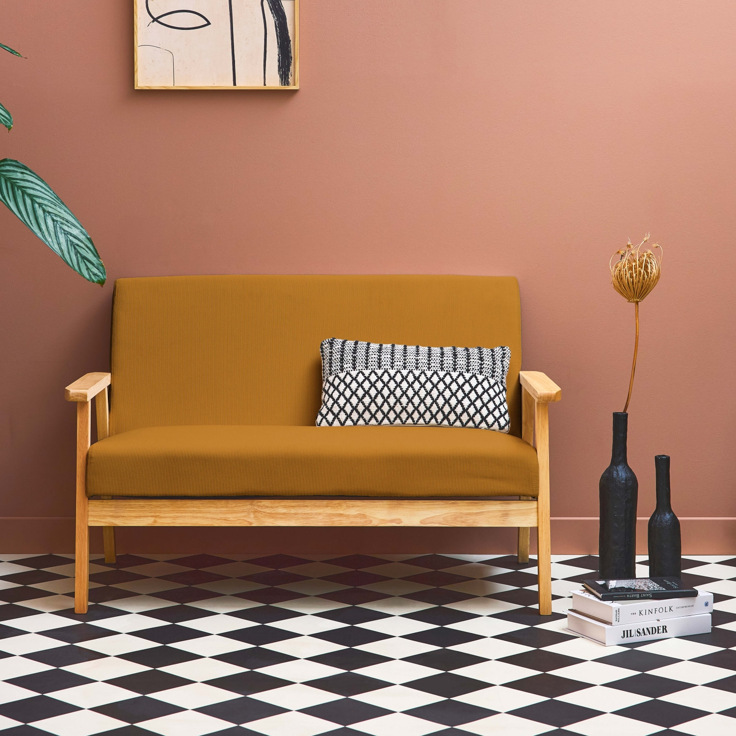 Banquette canapé 2 places en bois et tissu velours côtelé coloris moutarde. Isak. L 114 x P 69.5 x H 73cm