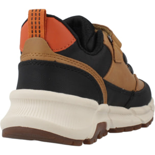 Zapatillas Niño de la marca GEOX  modelo J FLEXYPER PLUS BOY MARRON