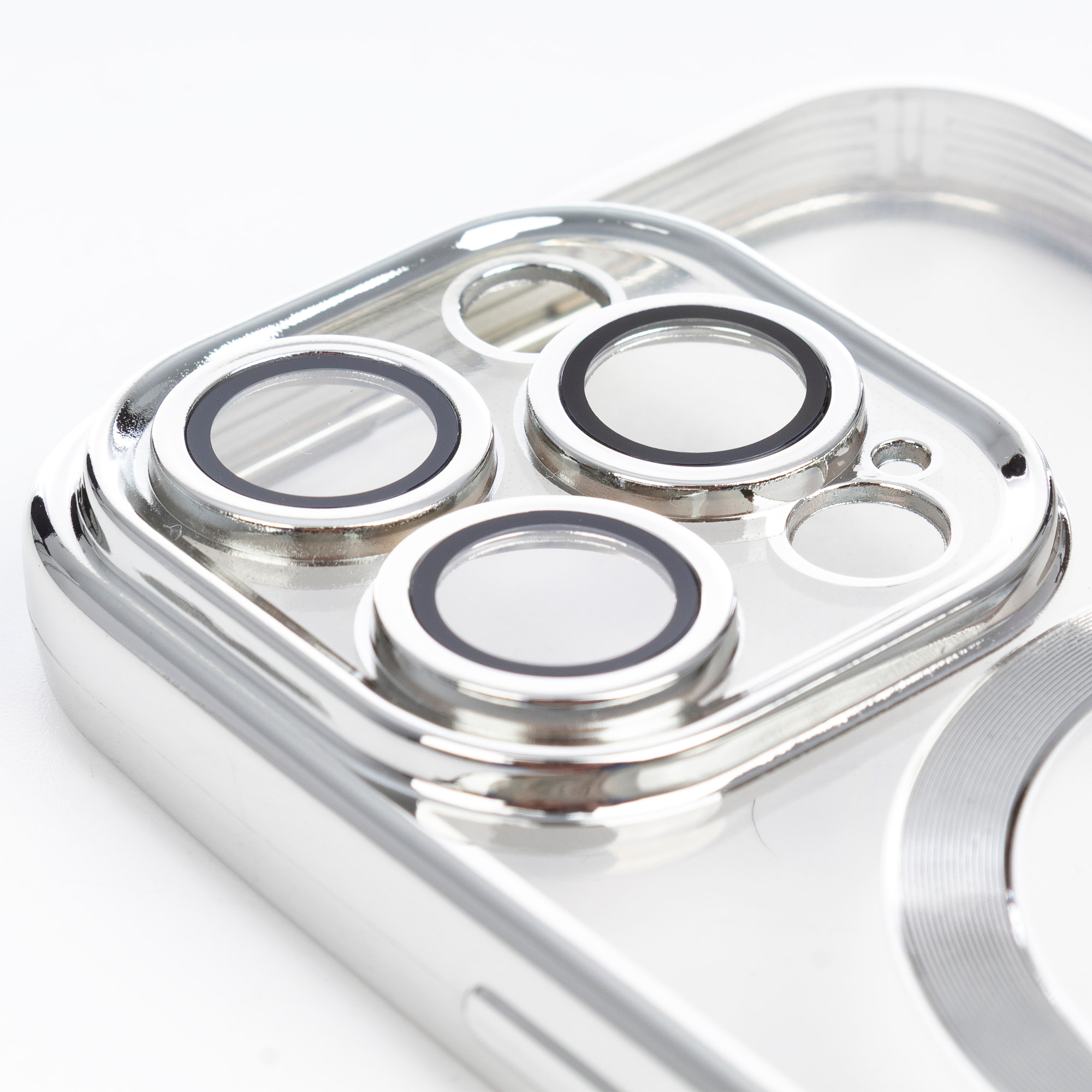 Custodia trasparente con camera coperta, bordi argentati, antiurto e anti-impronta. Magsafe per iPhone 16 Pro.