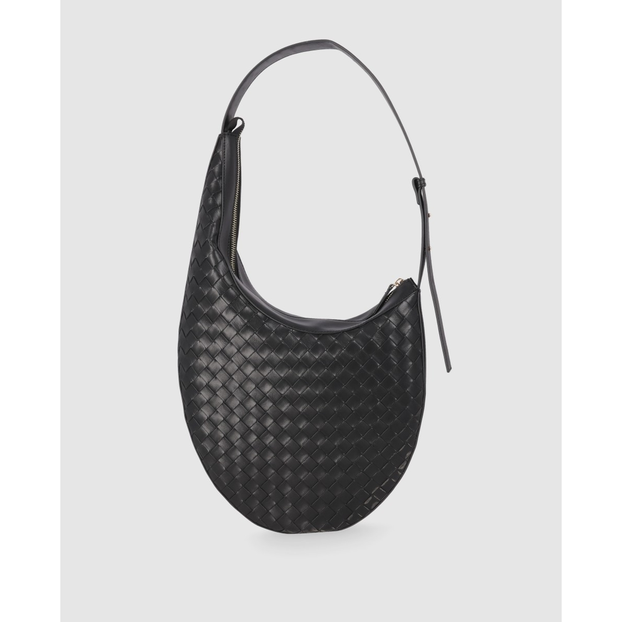 Bolso - Negro - Medida: 29 cm x 26 cm x 5 cm