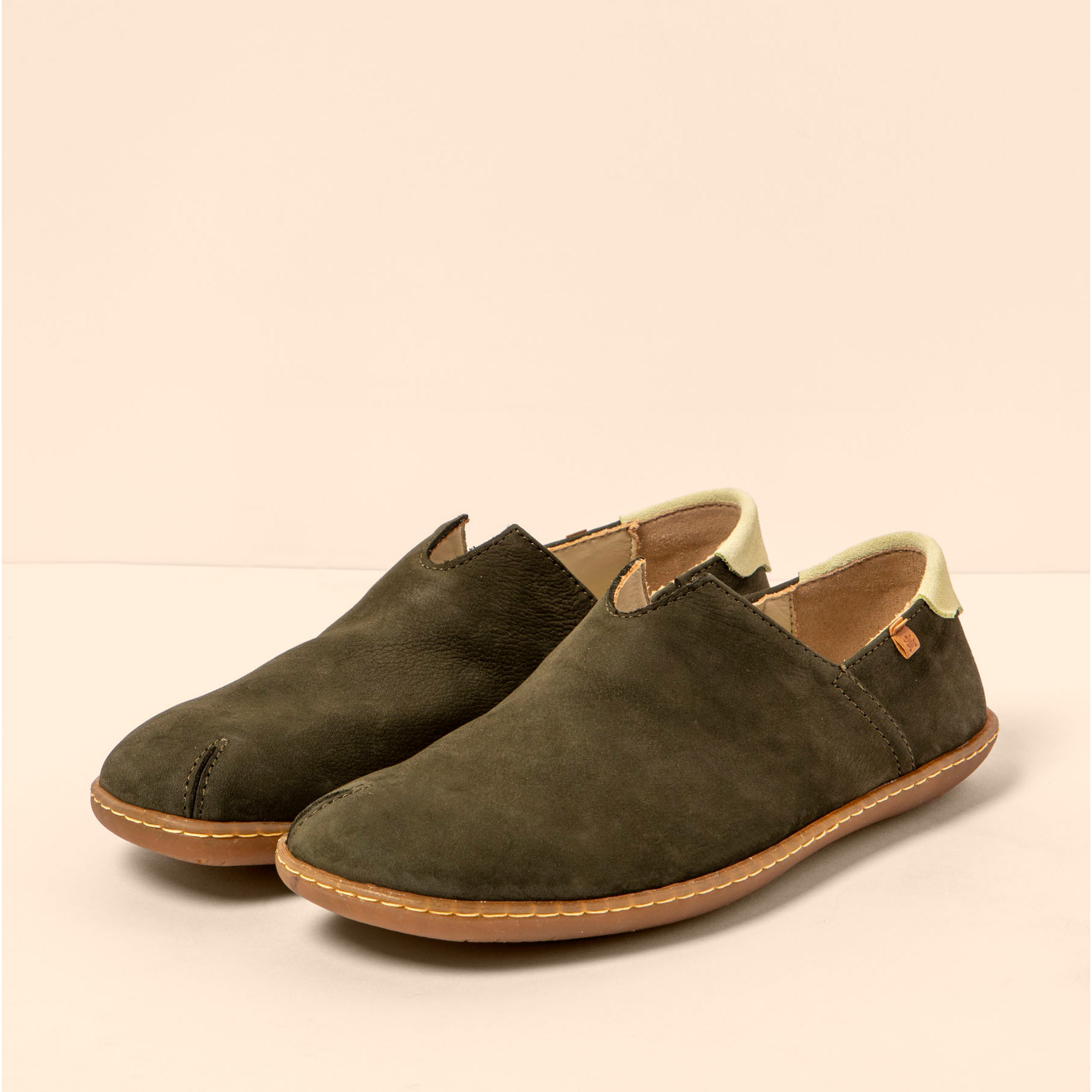 Zapatos N275 NOBUCK LAVADO KAKI/EL VIAJERO color Kaki