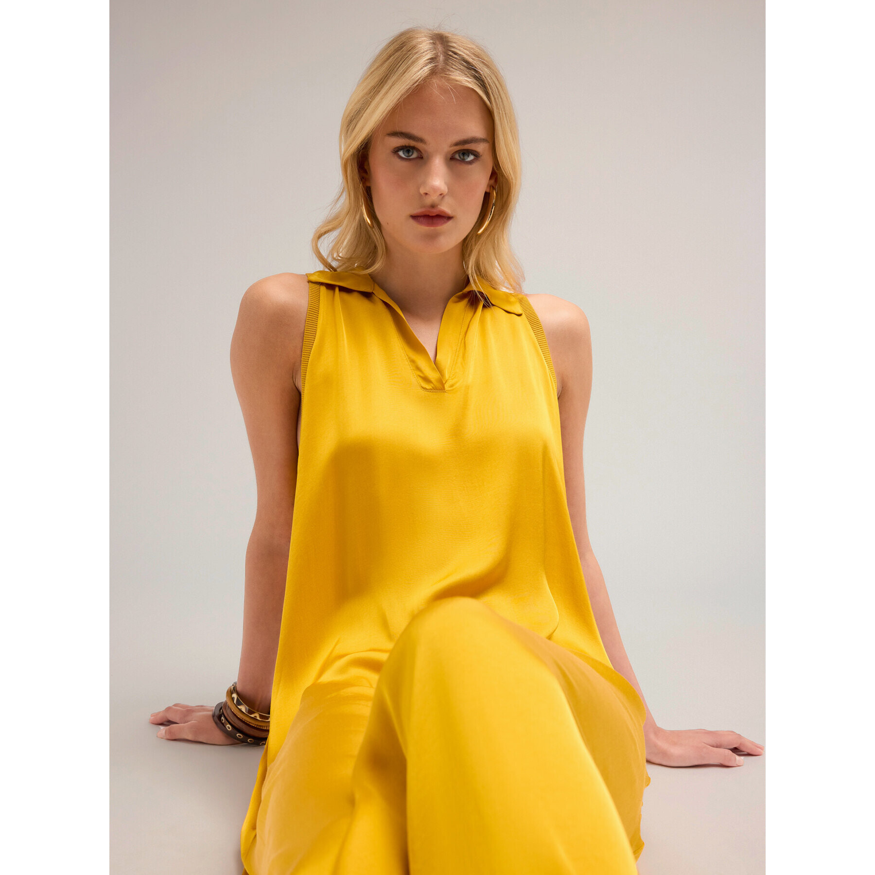 Motivi - Vestido largo con cuello de raso - Amarillo