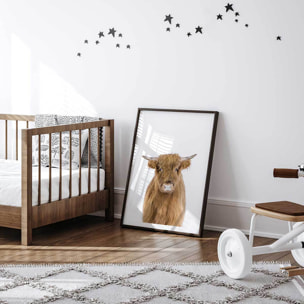 Affiche enfant bébé vache Affiche + cadre en bois - Noir