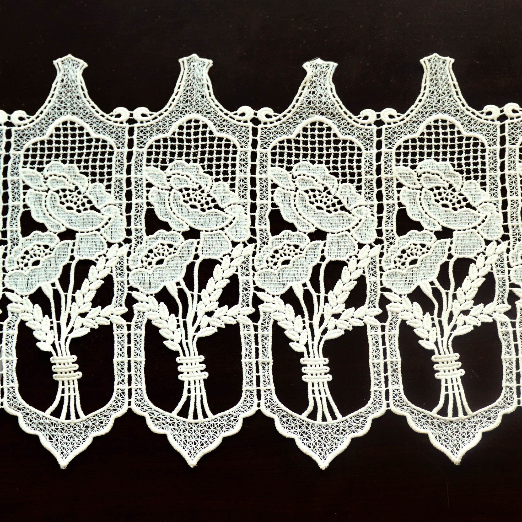 Brise bise macramé au bouquet fleuri - Ecru