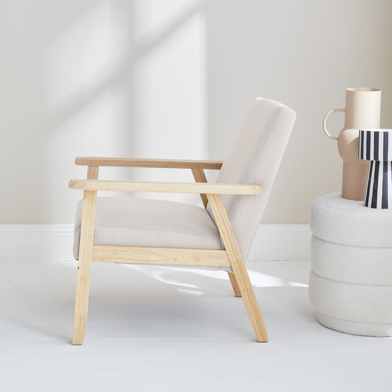 Fauteuil scandinave bois de peuplier, d'hévéa et tissu ISAK