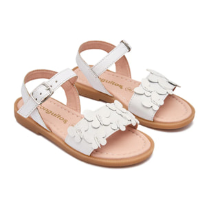 Sandalias Abiertas de Niña con Detalles Florales en Blanco