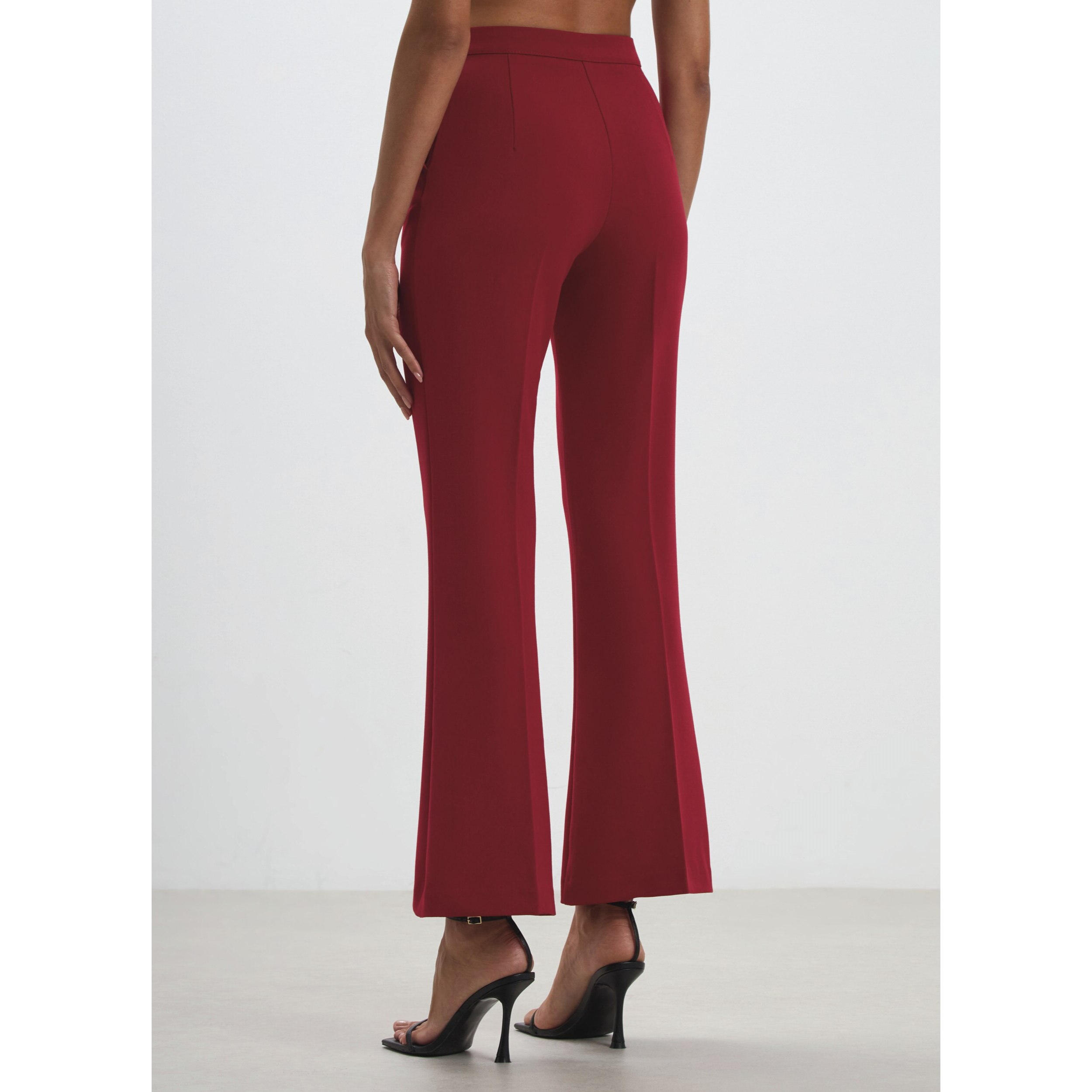 Pantalone flare