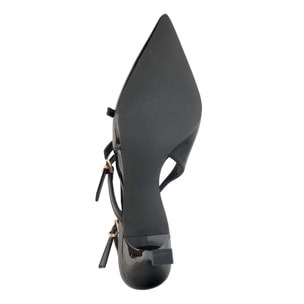 Dècolletè slingback verniciate con tacco basso a rocchetto e fibbiette