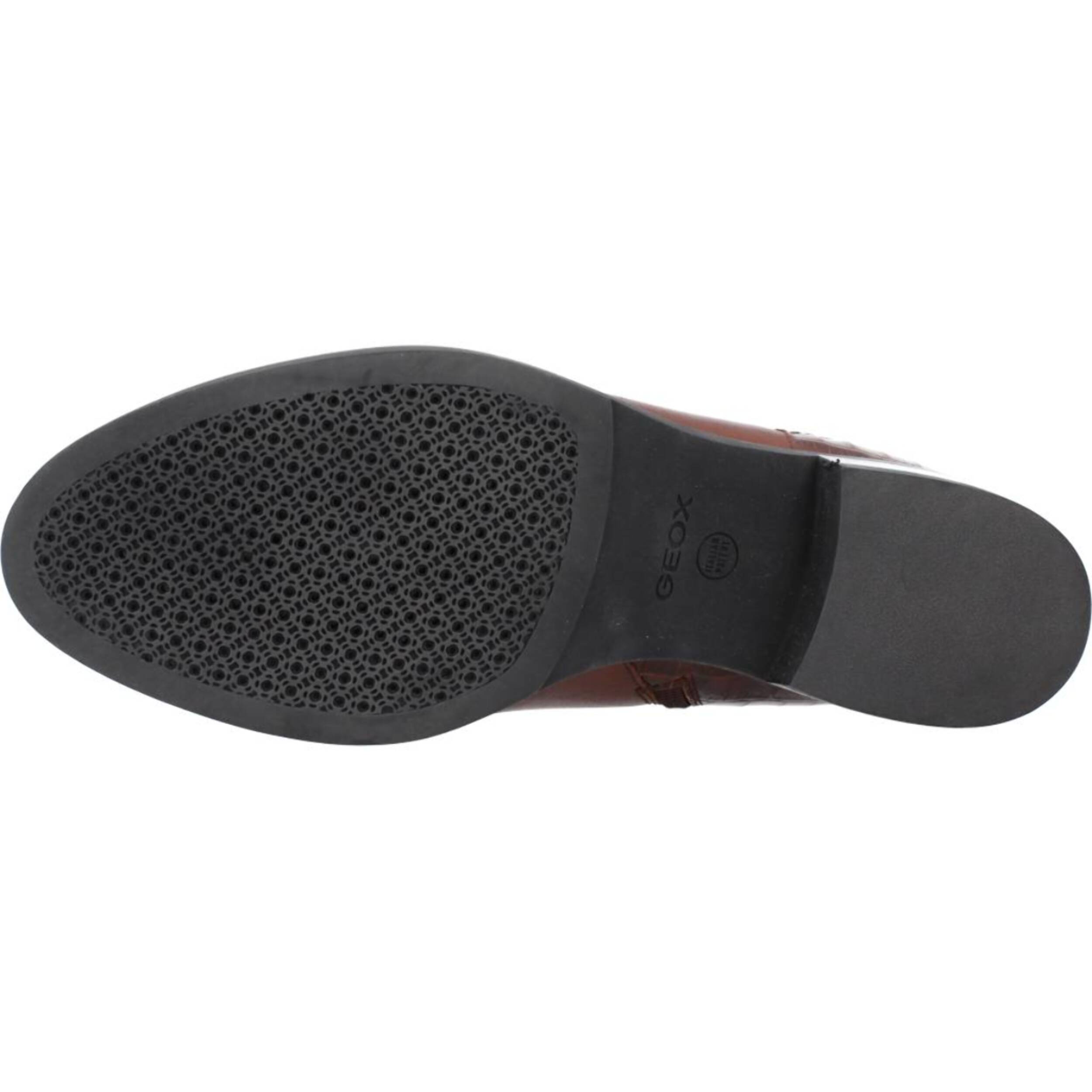 Botines Mujer de la marca GEOX  modelo DONNA BROGUE F MARRON
