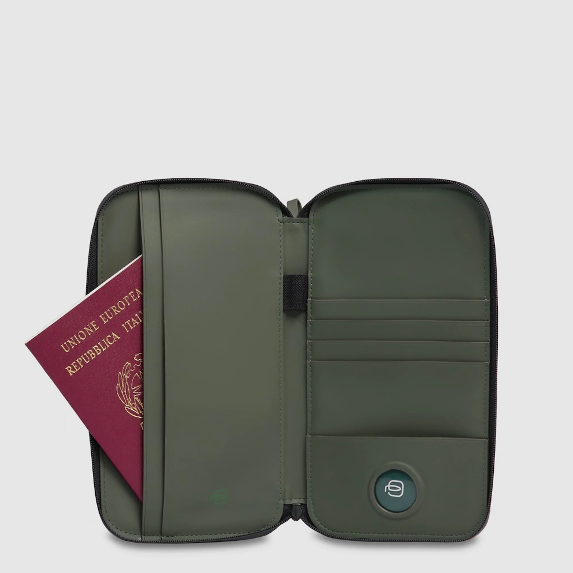 Piquadro Porta passaporto con zip, porta carte di credito e protezione RFID