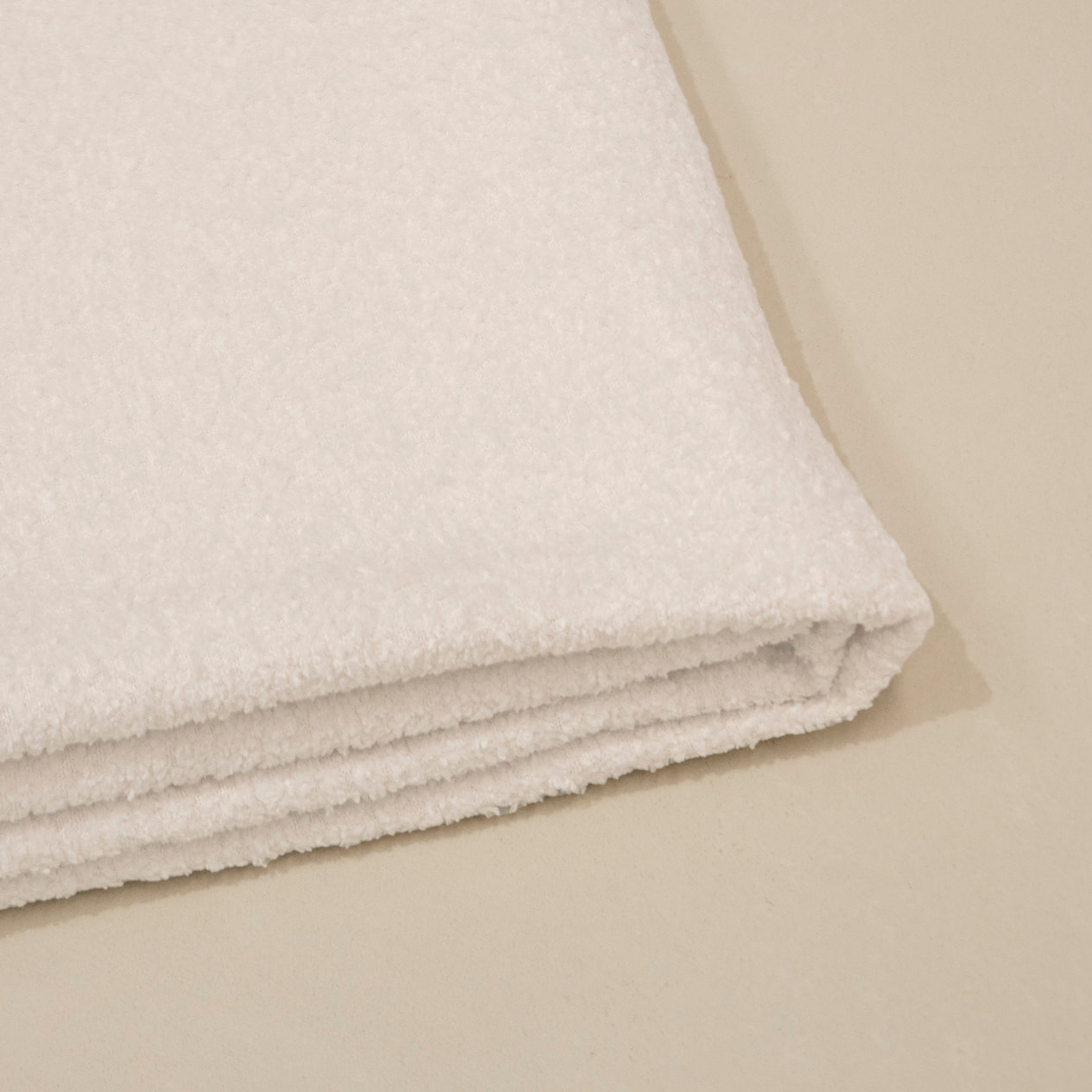 Housse pour tête de lit en bouclé blanc en différentes tailles