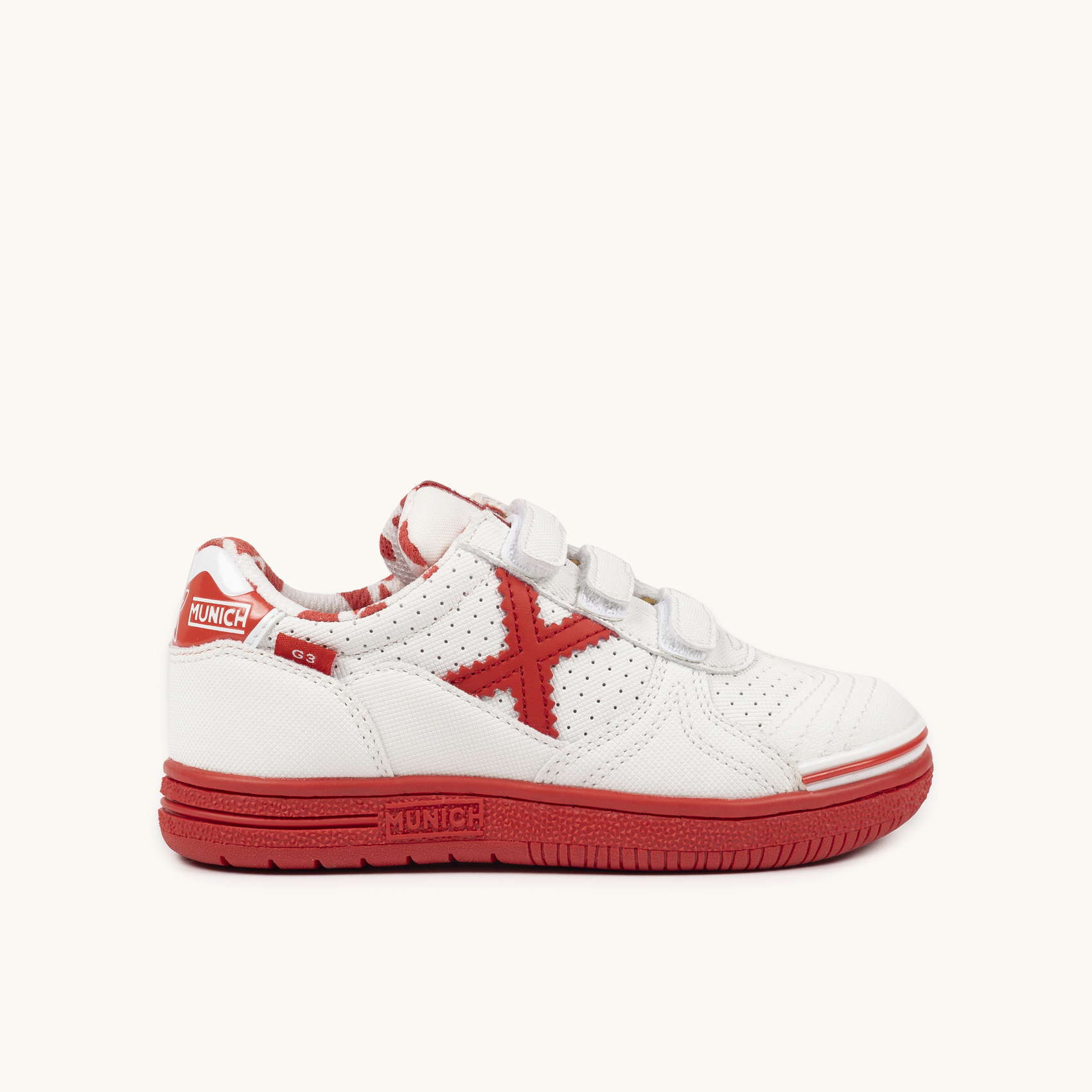 Zapatillas Infantiles de Fútbol Sala en Color Blanco y Rojo con Triple Velcro MUNICH G-3 KID VCO 455