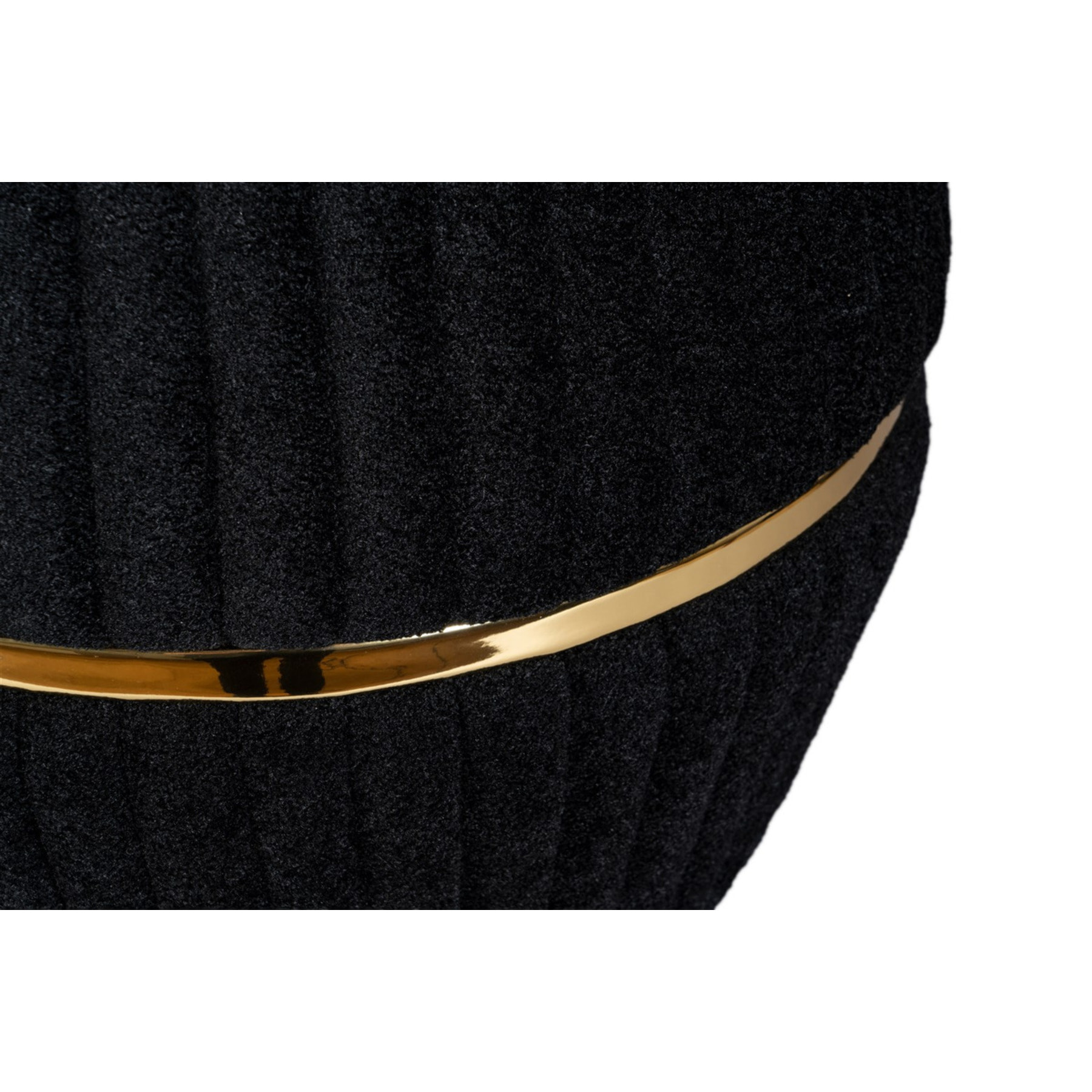 Pouf Doric 210 nero e oro con lavorazione a coste