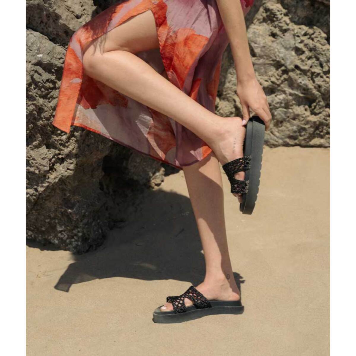 Sandalias de plataforma negras trenzadas