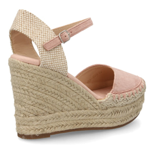 Alpargata de cuña alta de esparto con cierre de hebilla