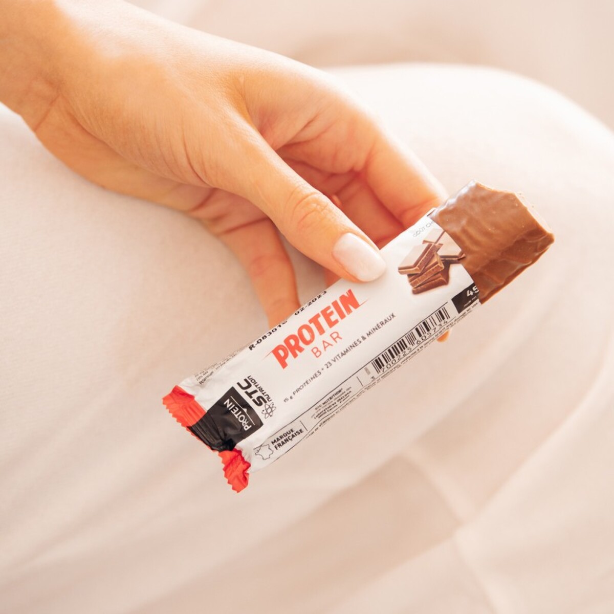 STC NUTRITION - Protein Bar - Barre protéinée enrichie en vitamines & minéraux - Maintien de la masse musculaire - 14g de protéines par barre - Etui de 5 barres