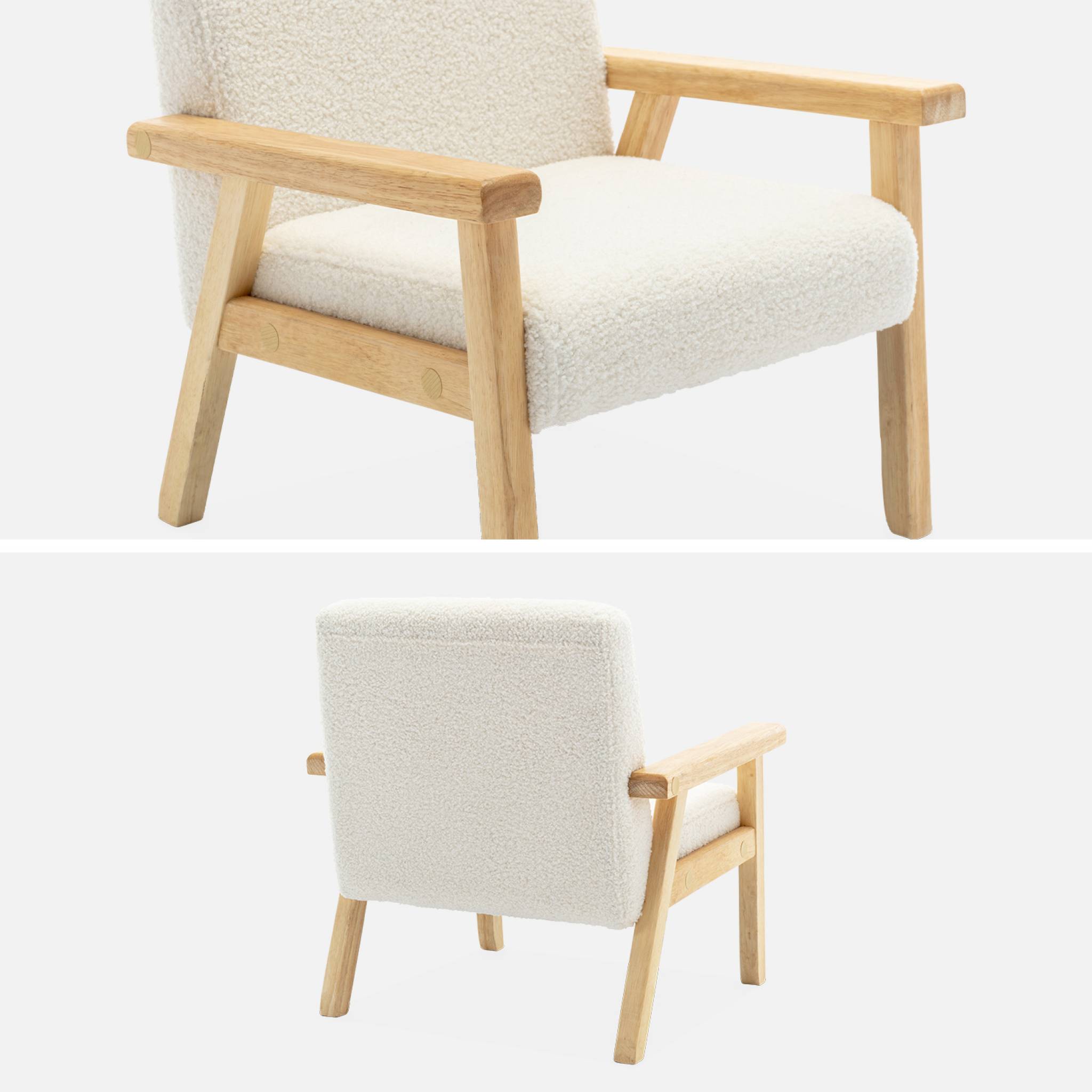 Fauteuil enfant en bois et tissu bouclette blanc. ISAK L 47 x P 43.5 x H 50cm