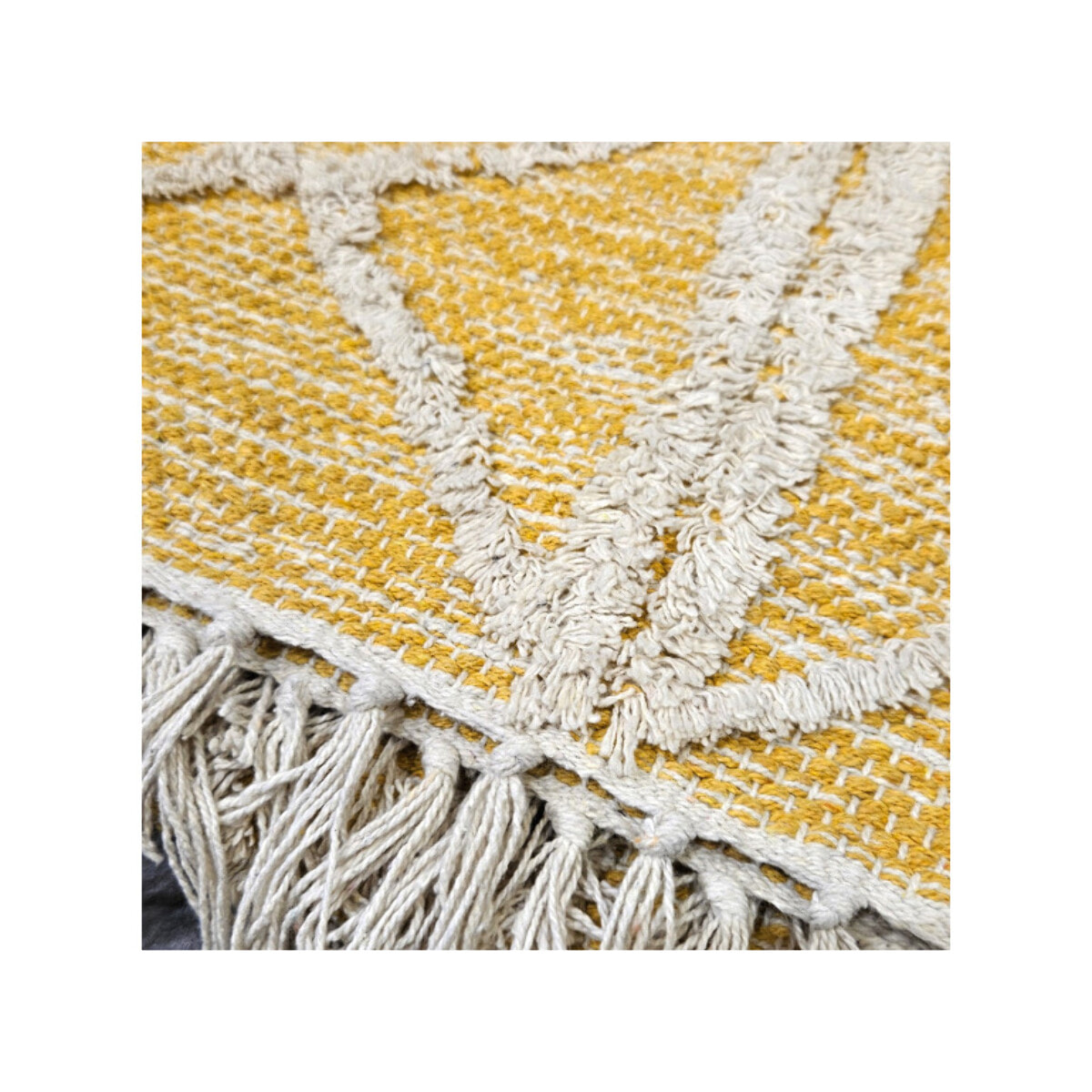 Tapis berbère jaune motifs losanges avec franges 90x150cm - MARA
