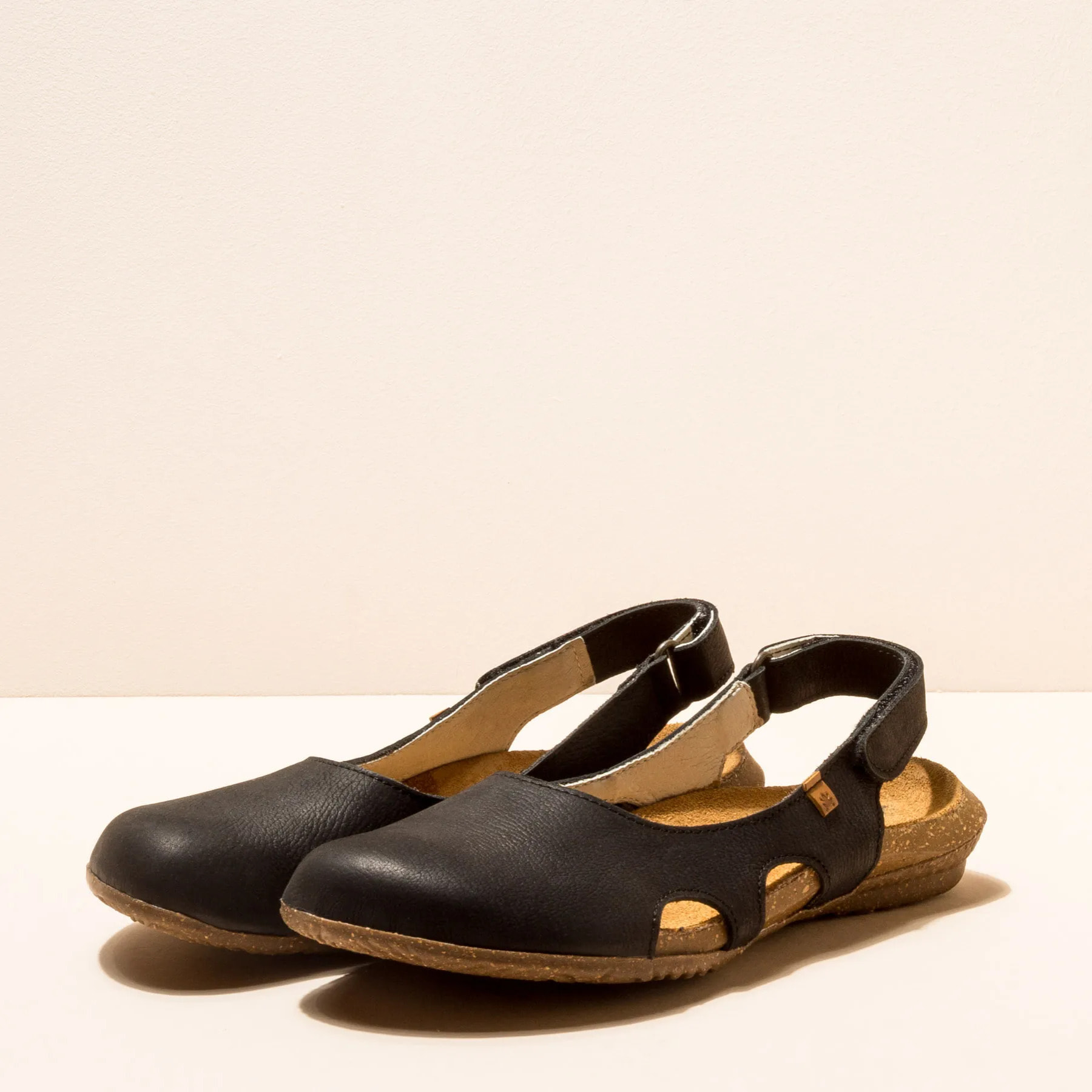 Sandalias N413 PLEASANT BLACK / WAKATAUA color Black