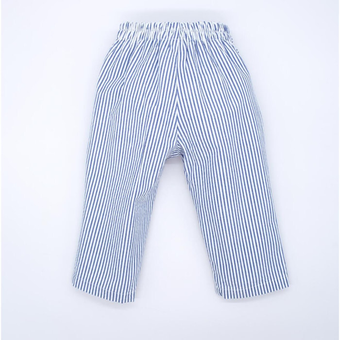 Pantalón de rayas azul, con botones y bragueta.