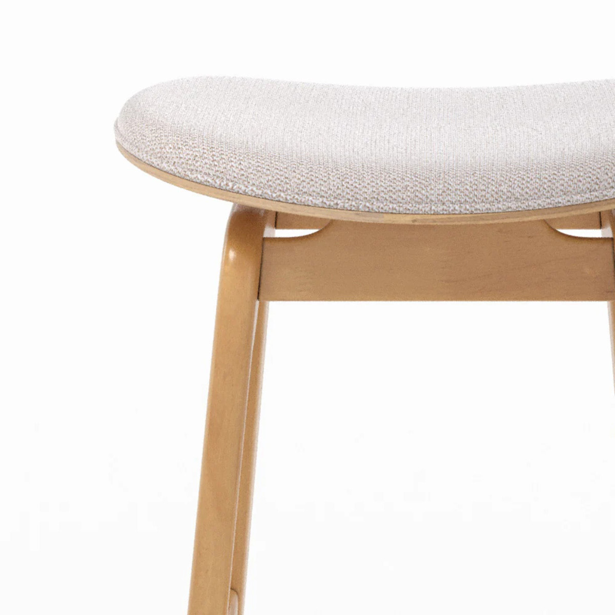 Lot de 2 tabourets pour îlot central 65,5 cm en bois et tissu beige - Jude