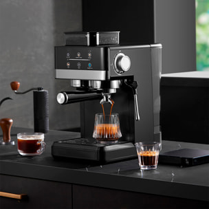 Cafetera 5520 con 20 niveles de molido, extracción dual para café caliente y frío, vapor potente, tanque 1,8L, 1350W y 20bar.