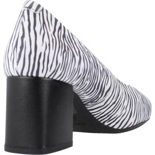 Salones Mujer de la marca GEOX  modelo D BIGLIANA A ANIMAL PRINT