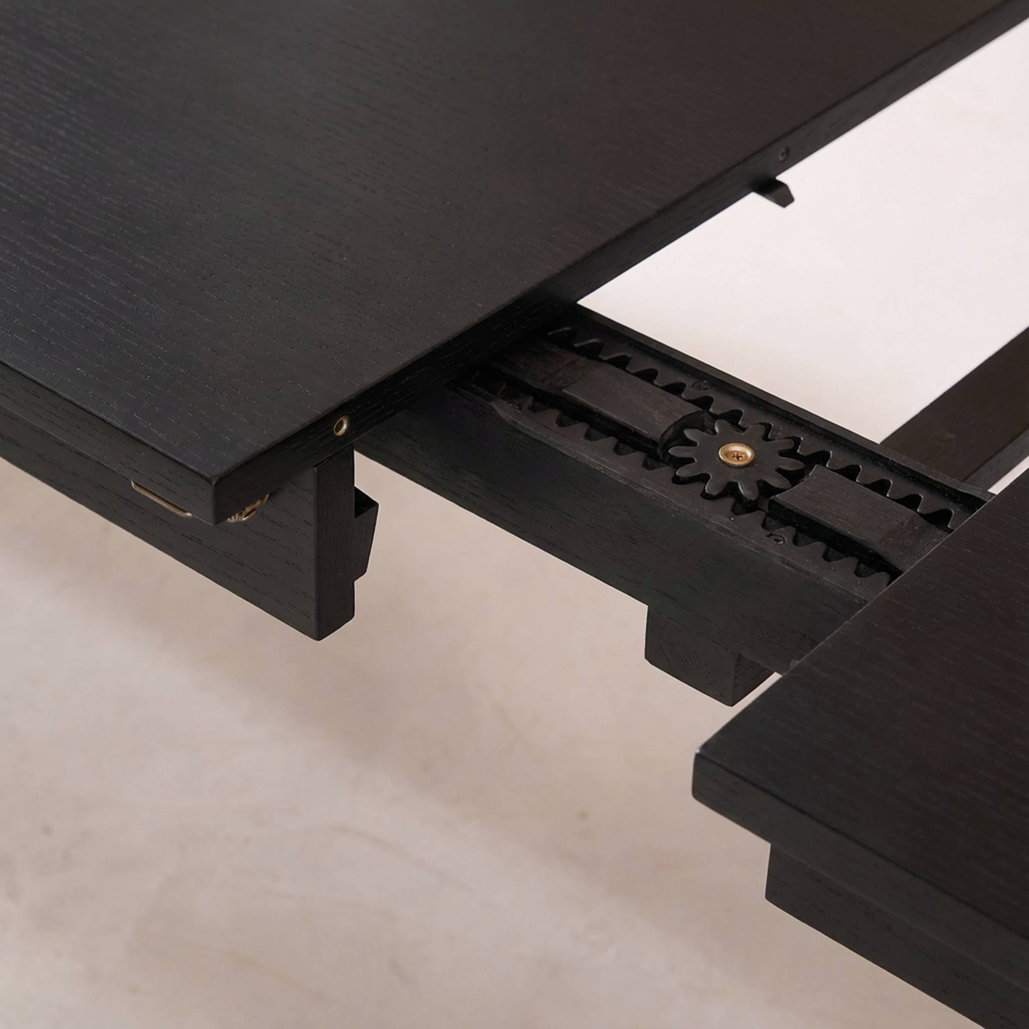 Table à manger rectangulaire extensible bois d'hévéa et placage chêne noir 6 à 10 places - 170-270cm - Solene