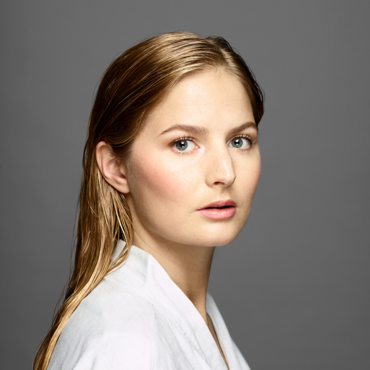 MN BEAUTY BAG SS25 VOLUME