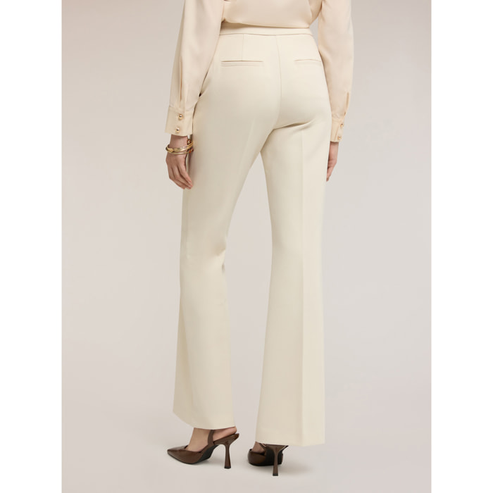 Motivi - Pantaloni flare in tessuto armaturato - Bianco