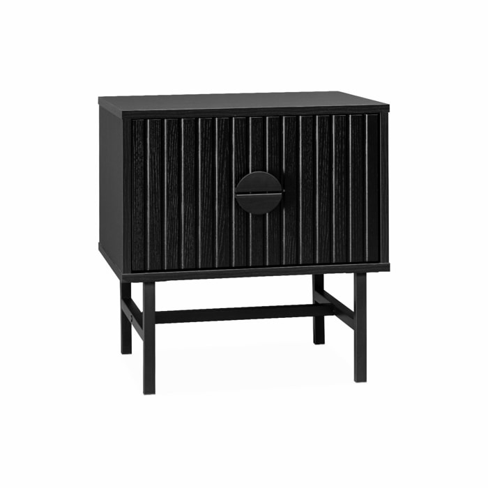 Table de chevet noire décor bois rainuré. un tiroir. L 48 x l 39 x H 50cm