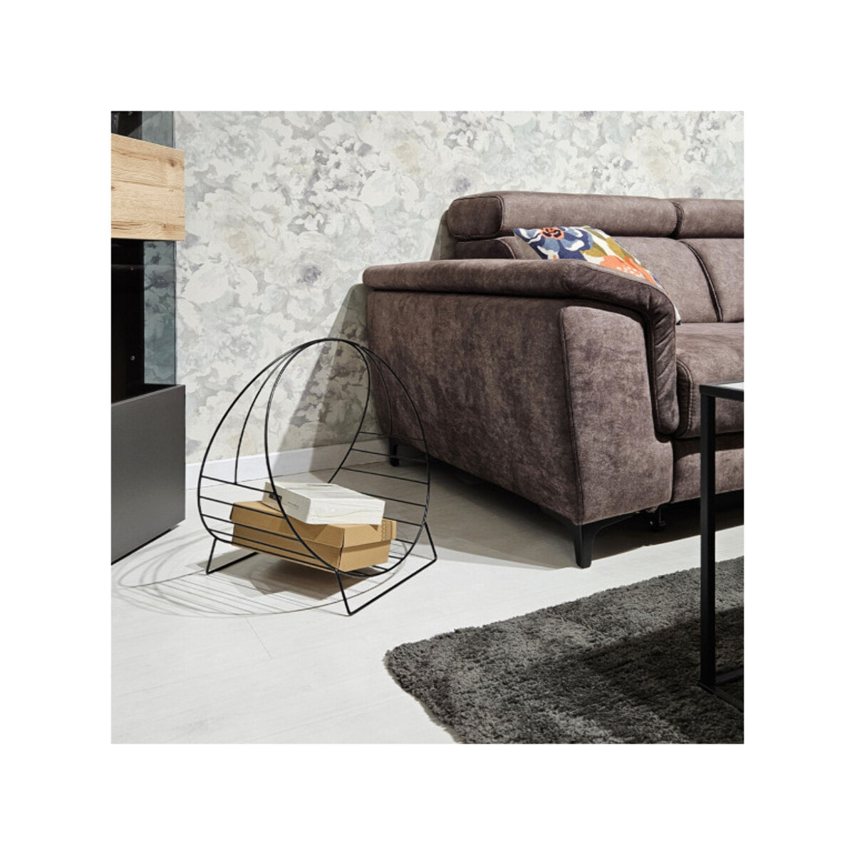 Porte-revues & bûches design filaire minimaliste en métal noir - CLOS
