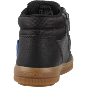 Zapatillas Niño de la marca GEOX  modelo J364AB 0MEFU NEGRO